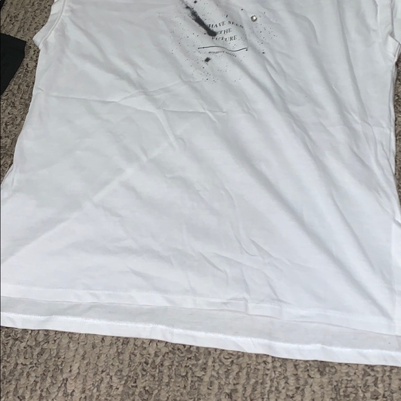 White shirt - Picture 2 of 2